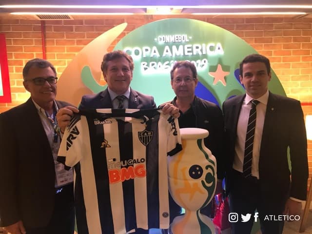 O presidente do Galo, Sérgio Sette Câmara, e o vice, Lásaro Cândido, estiveram com Alejandro Dominguez, mandatário da Conmebol, para alinhar as relações do clube com a entidade