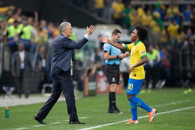 Brasil x Peru - Gol Willian