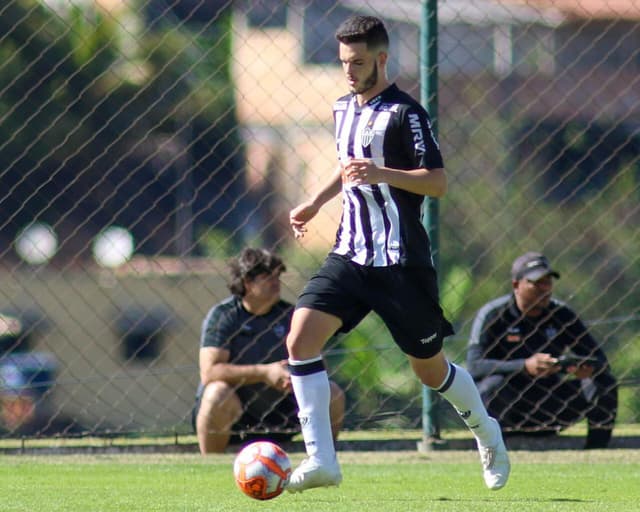 O zagueiro Léo Griggio espera numa recuperação do time no duelo diante do Flu, pelo Brasileiro sub-20