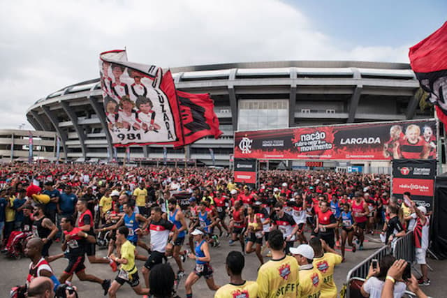 Largada da corrida Nação Rubro-Negra em Movimento, no Maracanã, em 2018