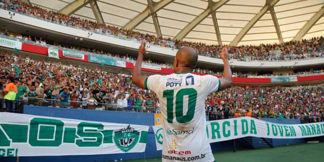 Manaus goleou o Caxias por 3 a 0, contando com dois gols de Rossini e um de Mateus Oliveira