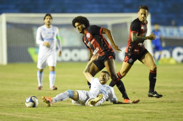 Londrina x Vitória - Felipe Gedoz