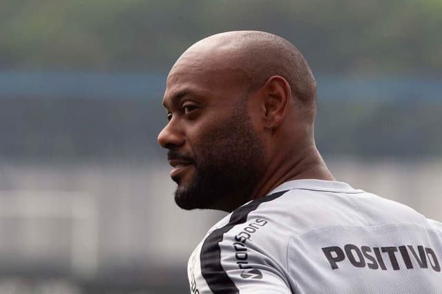 Vagner Love será o titular do Corinthians contra o Montevideo