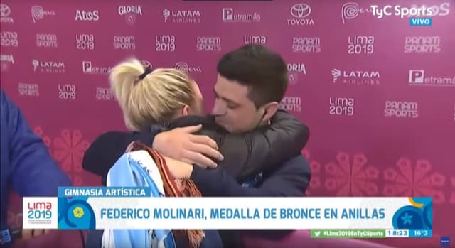 Federico Molinari pede namorada em casamento em entrevista após bronze na ginástica