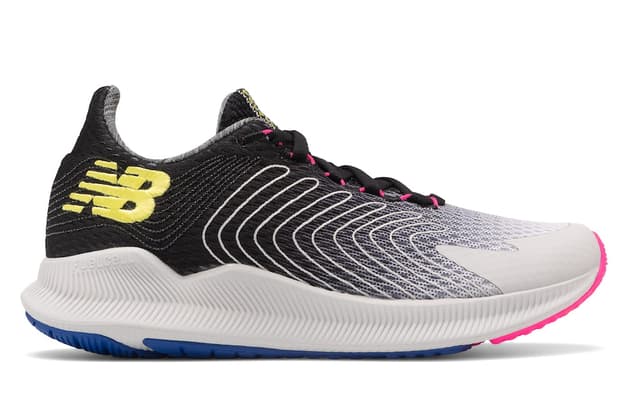 Propel Feminino, novo modelo da linha FuelCell da New Balance. (Divulgação)