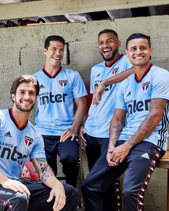 Apresentação terceira camisa do São Paulo