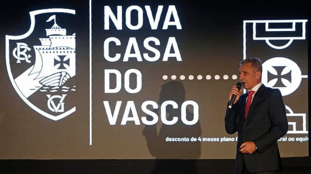 O projeto do Vasco para a construção do seu novo centro de treinamento começou bem. O Cruzmaltino já está chegando a 40% da meta estipulada e arrecadou R$748.513,12 até o momento. O crowdfunding (financiamento coletivo com recompensas) já foi muito usado no futebol brasileiro, o Lance! separou outras iniciativas parecidas com a do Vasco. Confira: