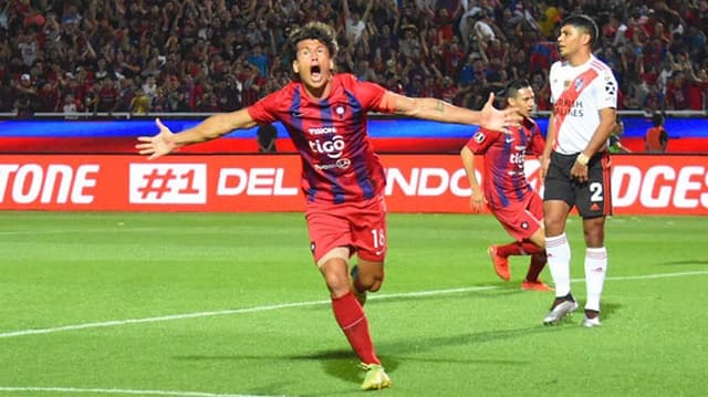 Cerro Porteño x River Plate - Nelson Haedo Valdez comemora seu gol