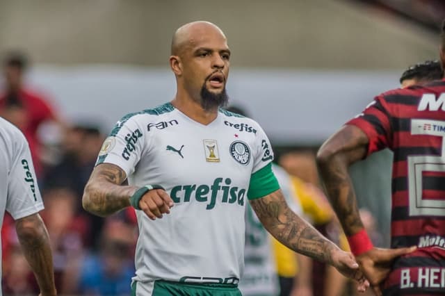 Sem apresentar grande resistência, o Palmeiras perdeu para o Flamengo por 3 a 0, no Maracanã. No geral, o Verdão foi mal na partida. O volante Felipe Melo foi o único jogador do Alviverde a receber nota acima de 6,0. Veja, a seguir, as avaliações do LANCE! para os jogadores do Palmeiras e o técnico&nbsp;Luiz Felipe Scolari&nbsp;(Por Gabriel Rodrigues - gabrielrodrigues@lancenet.com.br)