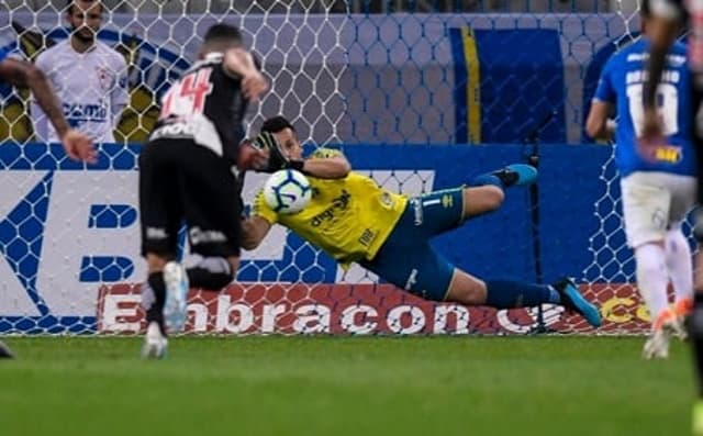 Fábio foi fundamental na vitória da Raposa sobre o Vasco em BH