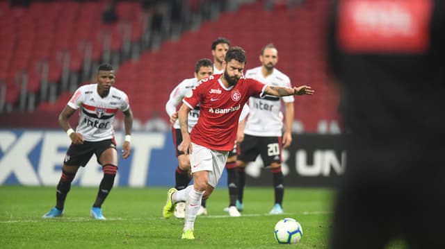 Internacional x São Paulo - Rafael Sóbis