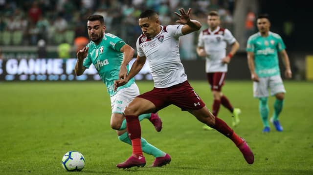 Se teve algo que não funcionou na noite desta terça-feira foi o coletivo do Fluminense. O time das Laranjeiras teve péssima atuação contra o Palmeiras e foi goleado por 3 a 0 na partida adiada pelo Campeonato Brasileiro. Mesmo com o resultado elástico sofrido, o goleiro Muriel ainda evitou que a noite fosse pior para os cariocas fazendo grandes defesas no Allianz. Confira as notas e atuações na análise de Gabriel Grey (gabrielgrey@lancenet.com.br)