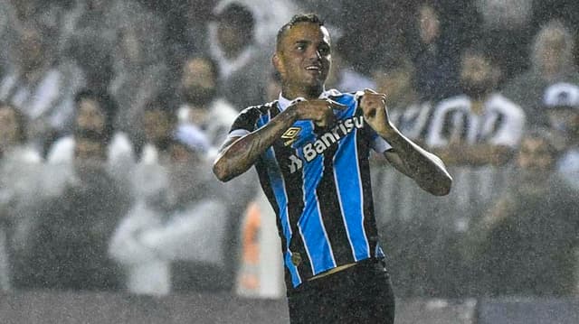 Veja imagens de Santos 0 x 3 Grêmio