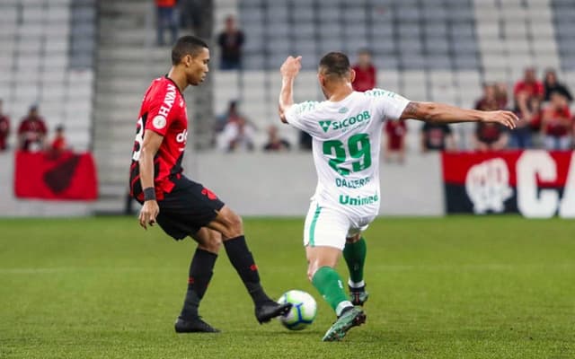 Athletico-PR x Chapecoense - Disputa