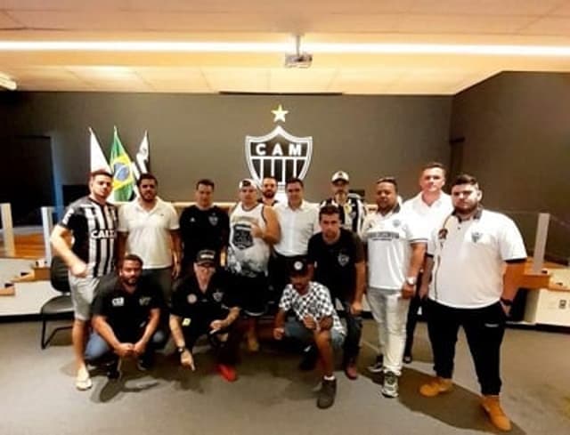 Os torcedores tiveram suas demandas ouvidas por Sérgio Sette Câmara, que selou a paz com as organizadas do clube