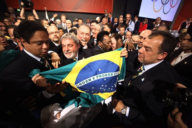 Delegação brasileira comemora a eleição do Rio para ser a sede da Olimpíada de 2016 (Crédito: Ricardo Stuckert/Agência Brasil)