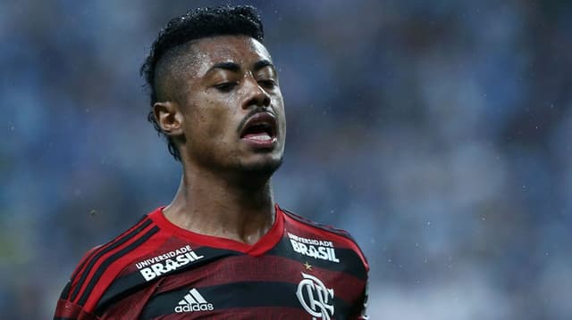 O Flamengo teve três gols anulados, mas viu Bruno Henrique garantiu a bola na rede do Rubro-Negro no primeiro jogo da semifinal da Libertadores. O atacante foi o destaque do time da Gávea no empate em 1 a 1 com o Grêmio. A decisão ficou para o Maracanã. Confira as notas na análise de João Vitor Castanheira (joaovitor@lancenet.com.br):