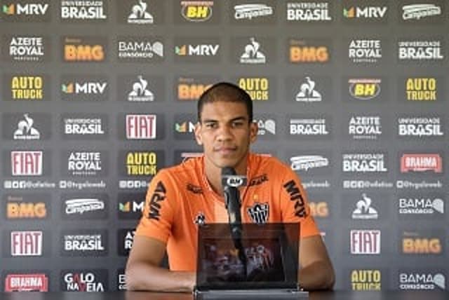 O veterano Léo Silva indica que para segurar o Fla é preciso ter muita força na marcação