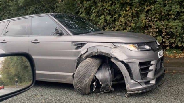 Carro de Aguero após o acidente