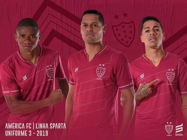 O novo uniforme foi utilizado no duelo contra a Ponte Preta, pela Série B