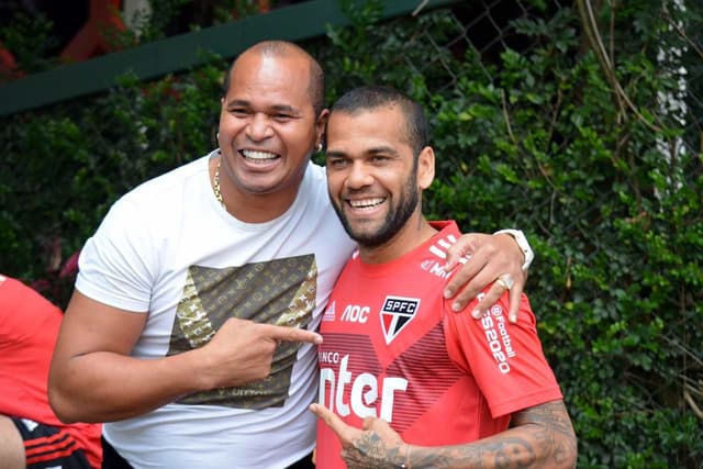 Aloísio e Daniel Alves