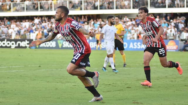 Santos x São Paulo - Daniel Alves