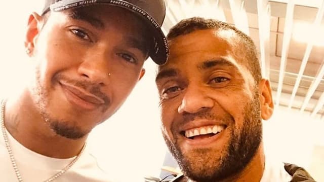 Hamilton e Daniel Alves