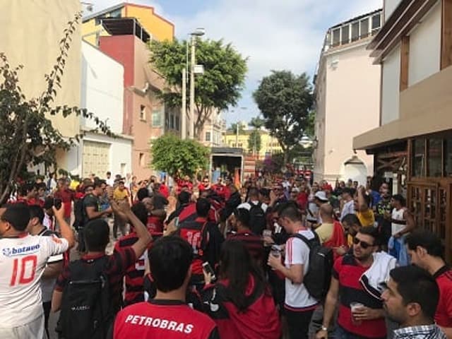 Torcida do Flamengo em Lima, no Peru