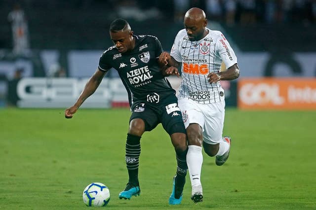 Botafogo x Corinthians - Disputa