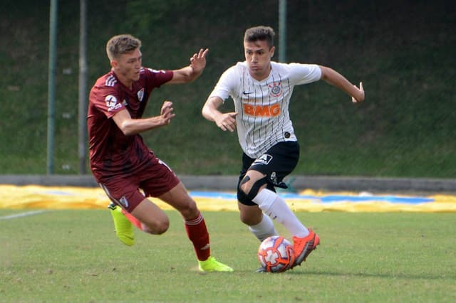 Piton foi titular do time sub-20 do Corinthians na disputa da Copa RS