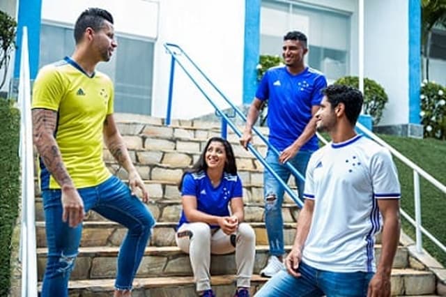 O time azul vai vestir a nova camisa a partir de janeiro