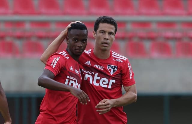 Helinho e Hernanes