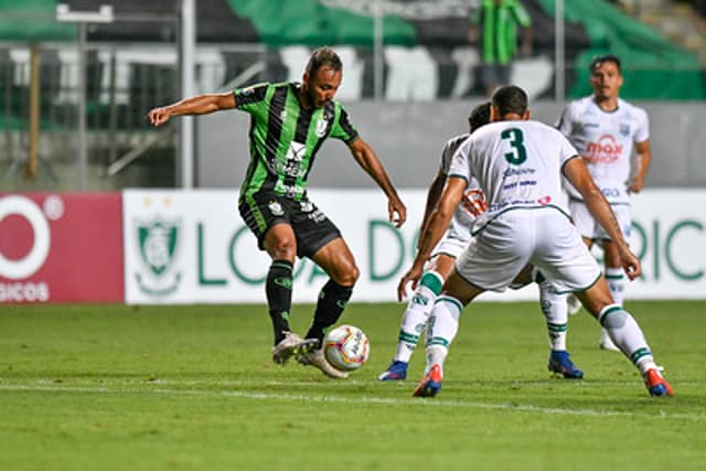 O Coelho conseguiu o empate no fim do jogo, evitando a derrota em casa