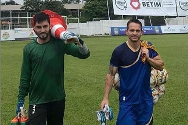 Rafael e Robertinho postaram o "dia de trabalho" fora da Raposa