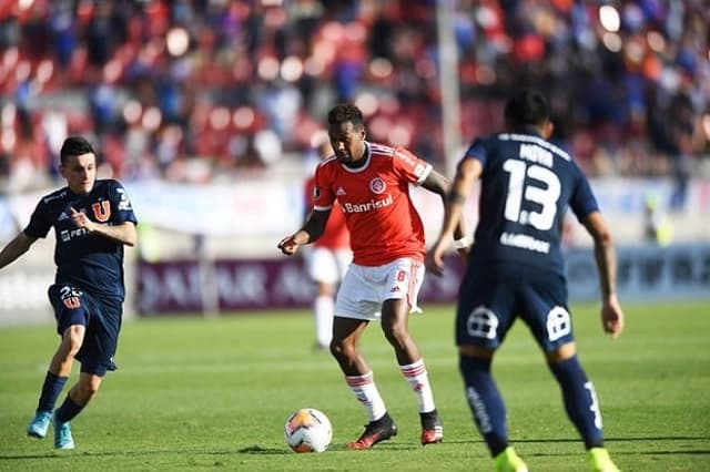 Universidad do Chile x Internacional - Edenilson