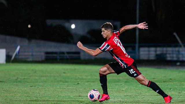 Santo Andre x Sao Paulo - Vitor Bueno