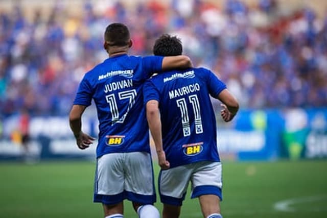 A base celeste, formada por jogadores como Judivan e Maurício, estão dando conta do recado até o momento