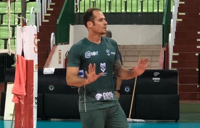 Ricardinho de volta ao vôlei