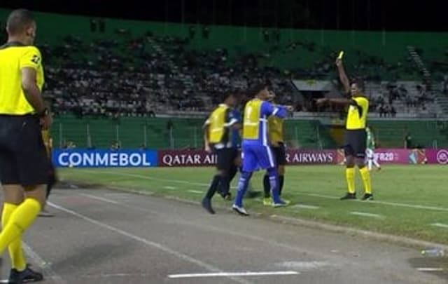 Jogadores do Vasco reclamam de racismo