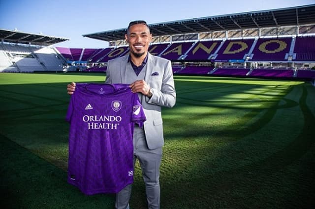 Júnior Urso apresentado pelo Orlando City