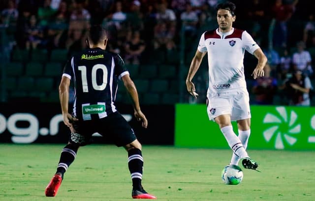 Figueirense x Fluminense - Matheus Ferraz