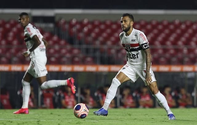 Daniel Alves - São Paulo x Santos