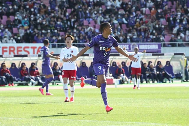 Douglas Vieira - Sanfrecce Hiroshima