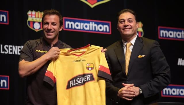 Del Piero com a camisa do Barcelona de Guayaquil