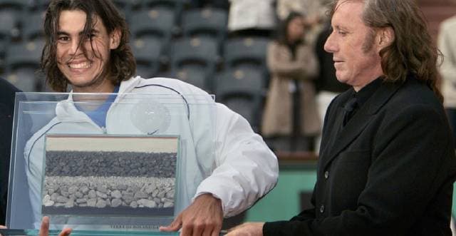 Rafael Nadal recebe homenagem das mãos de Vilas em Roma 2006