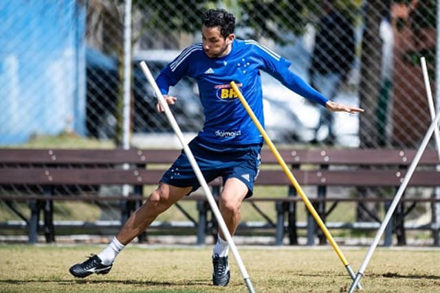 Ariel Cabral é um dos gringos que mais jogaram com a camisa celeste