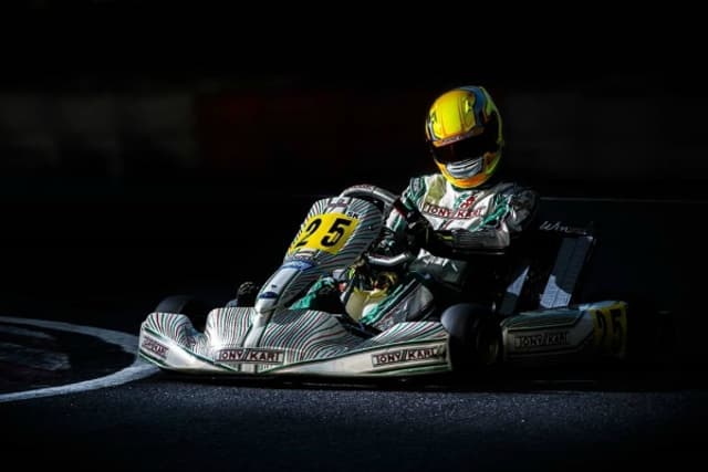 Leo Lamelas no kart (Bruno Gorski/RF1)