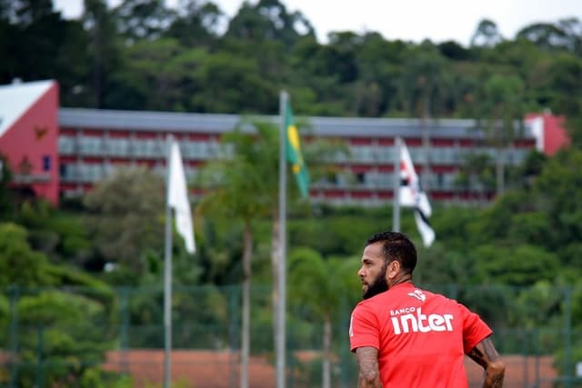 Daniel Alves em Cotia