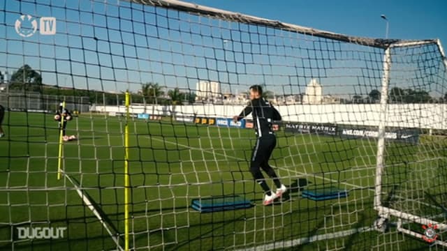 Treino de goleiros no Corinthians