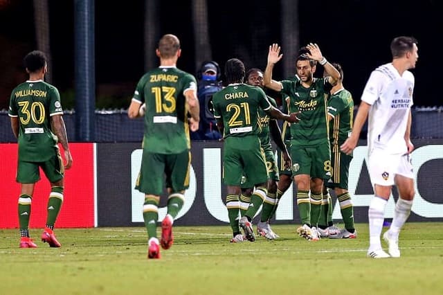 Los Angeles Galaxy x Portland Timbers